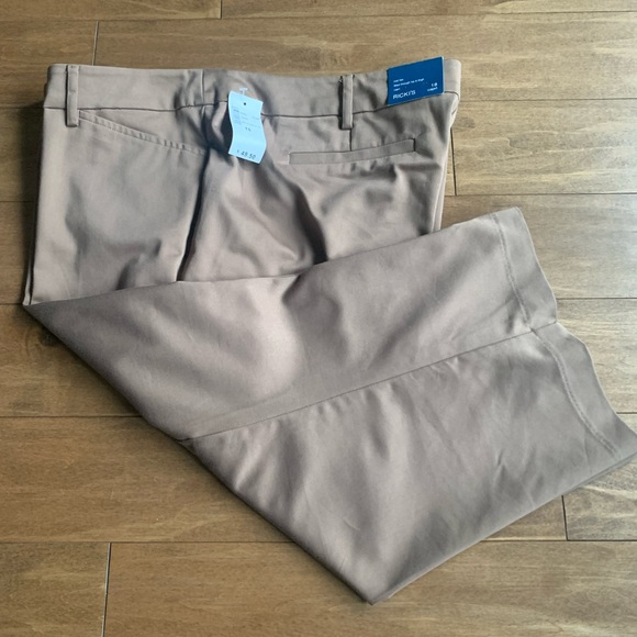 NWT Mid-rise Capris - fitted through the hip and thighs! - Picture 2 of 7